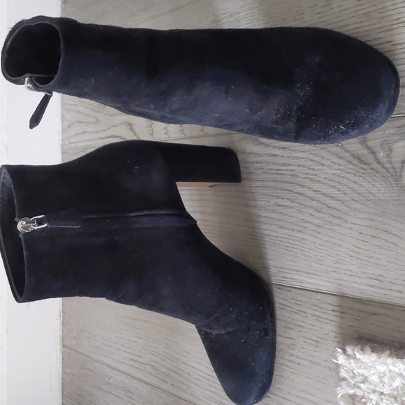 Prada heel suede black boots US 7, gently worn - Picture 2 of 6